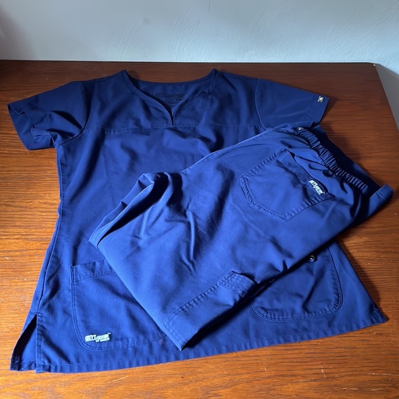 Greys anatomy scrub set - Picture 9 of 9